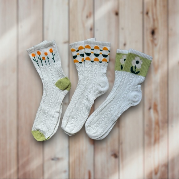 SHEIN Accessories - ✨ Floral Lightweight Socks - 3 Pairs - NWOT